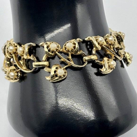 Vintage Bracelet Gold Tone Figural Vines and Leaves Faux Pearls Centers Unsigned - Picture 2 of 13